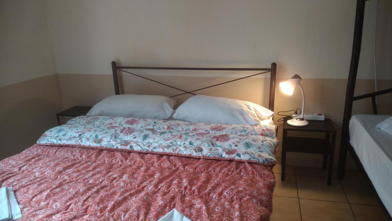 San Remo Hostel Афины Экстерьер фото